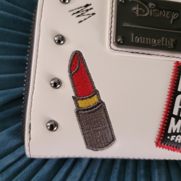 Disney loungefly cruella wallet - Picture 6 of 8